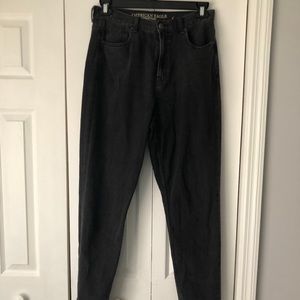 American Eagle black mom jeans